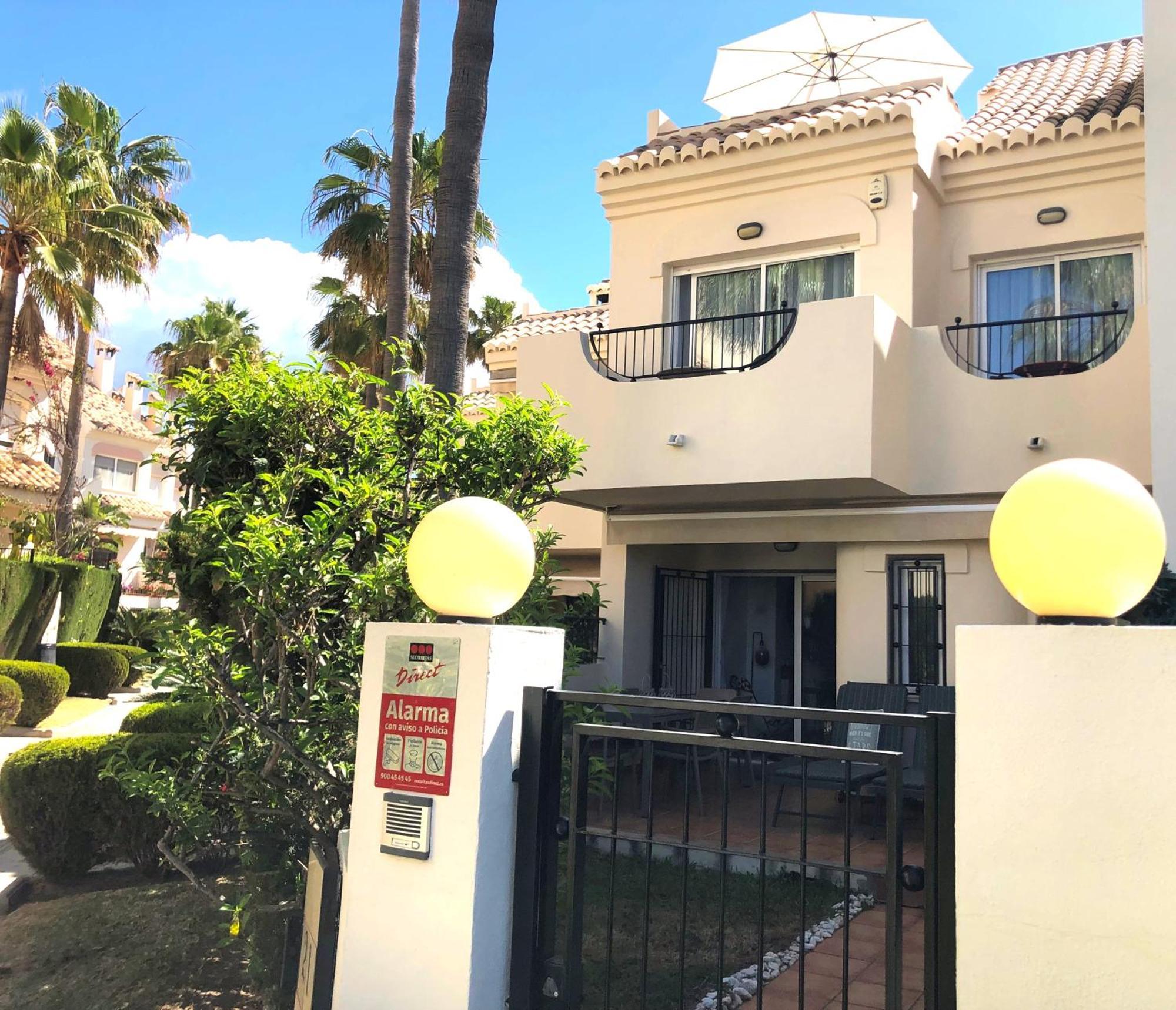 Stylish Townhouse In Beachfront Complex Marbella Kültér fotó
